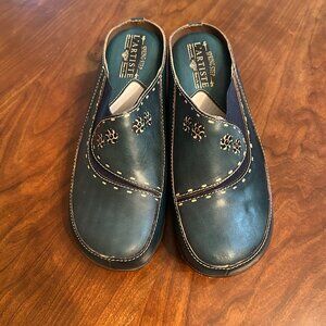 NWT L'Artiste Chino Clog